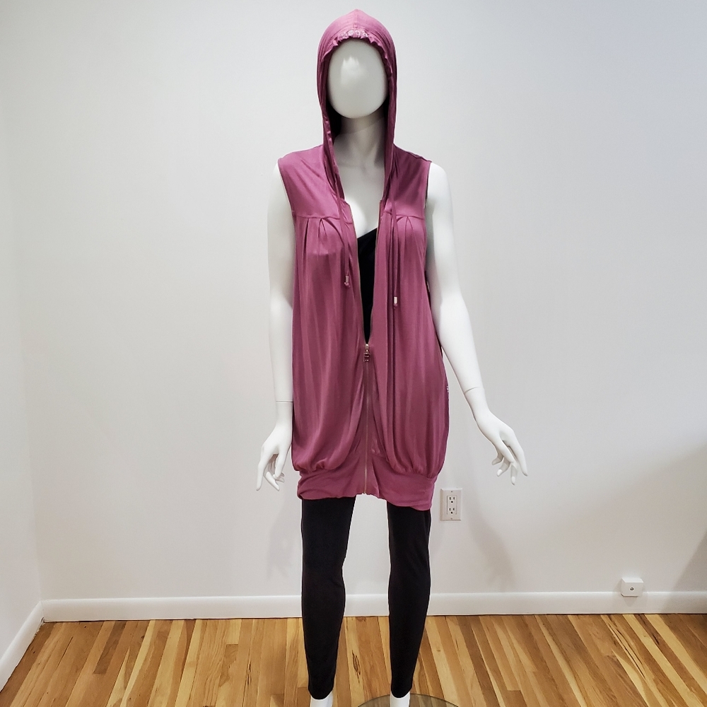 Sleeveless vest